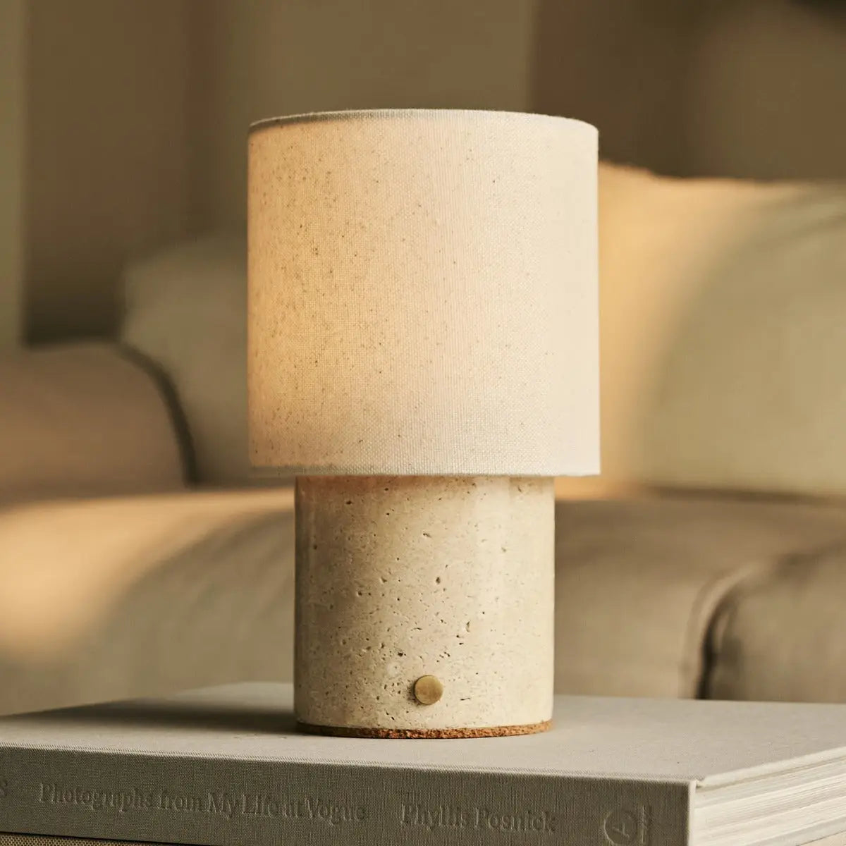 Dou Beige / Travertino Classico – Travertine Rechargeable Table Lamp – Cordless, 3 Light Modes & With Linen Interchangeable Lampshade