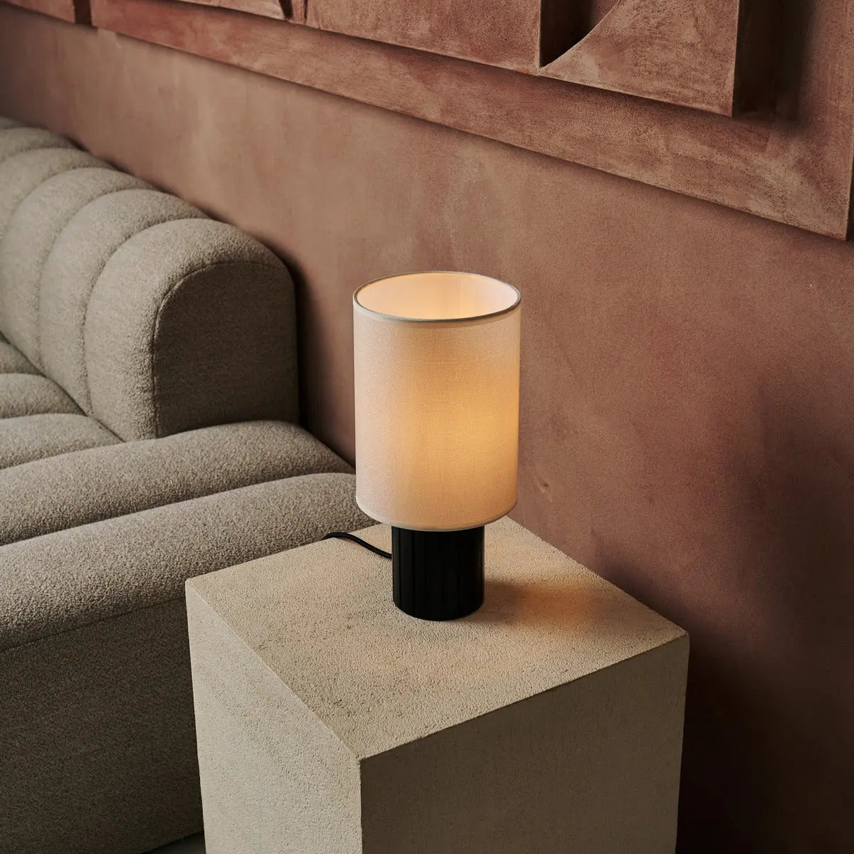 Kiko Black Table Lamp – Cozy Black & Beige Desk Lamp with E27 Fitting Tavellio