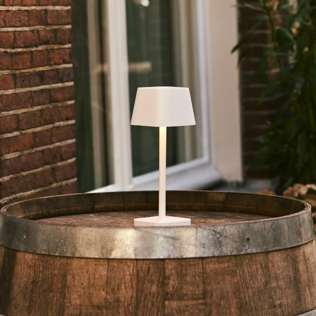 Ava White Rechargeable Table Lamp – Stylish, Cordless & Dimmable Lighting
