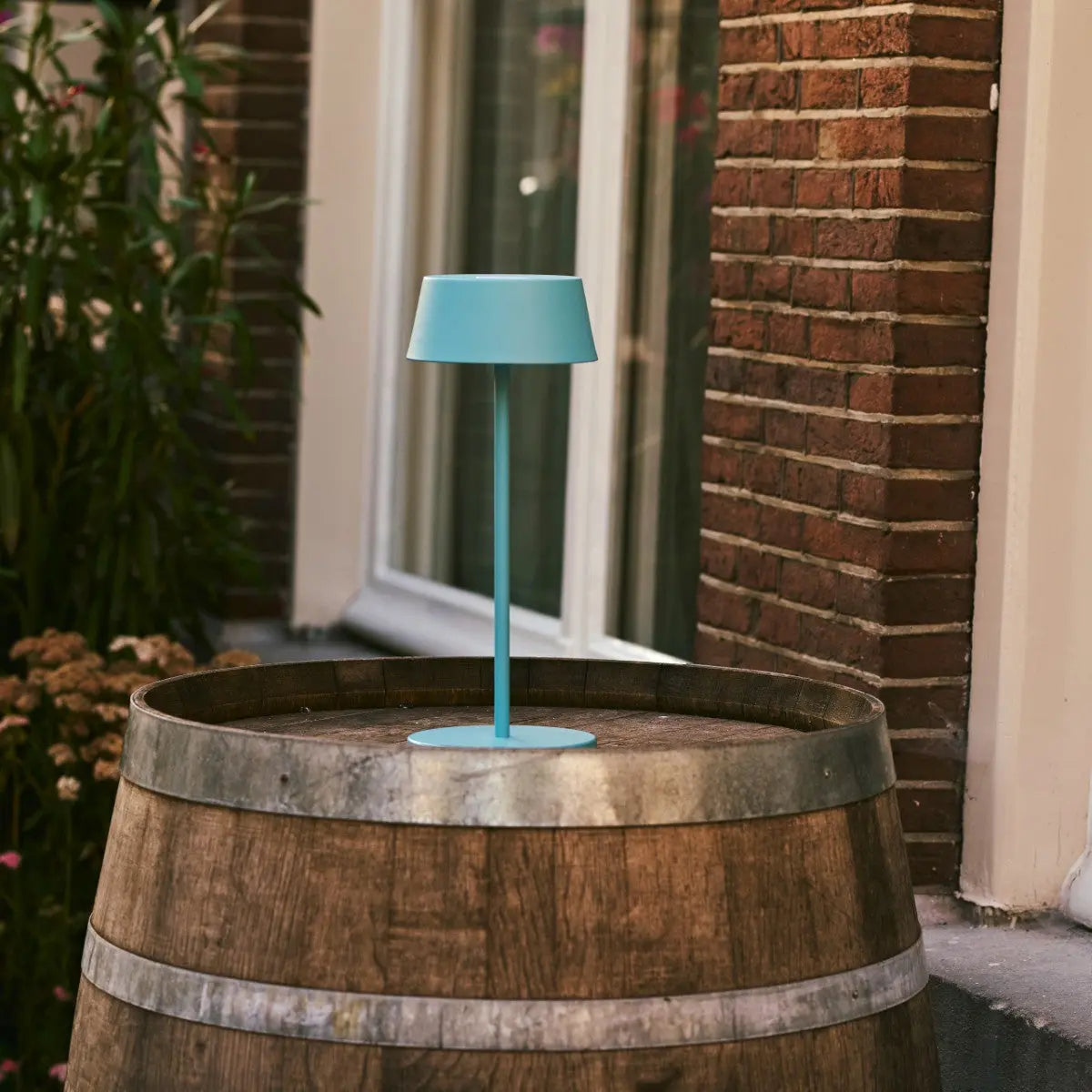 Hugo Amsterdams Blue Rechargeable Iron Table Lamp - Dimmable, Stylish & Cordless