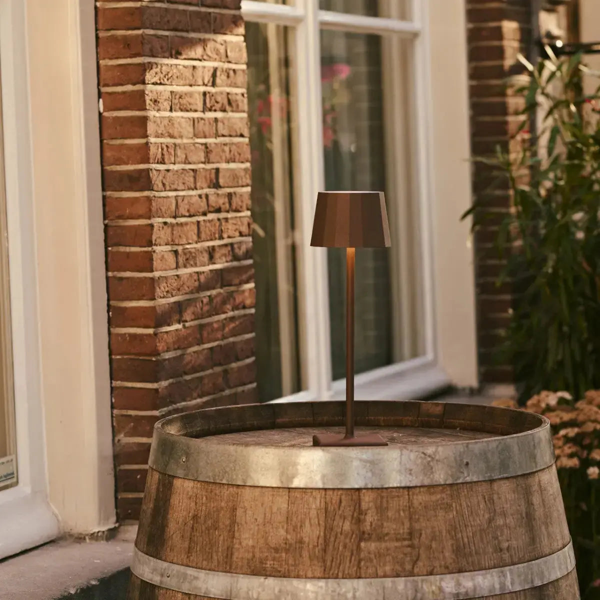Wouter Mocha Brown Rechargeable Table Lamp – Wireless Charging, Dimmable, 120-Hour Battery Life