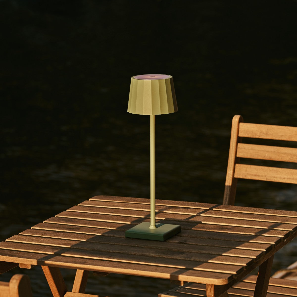Wouter Sage Green Rechargeable Table Lamp – Wireless Charging, Dimmable, 120-Hour Battery Life