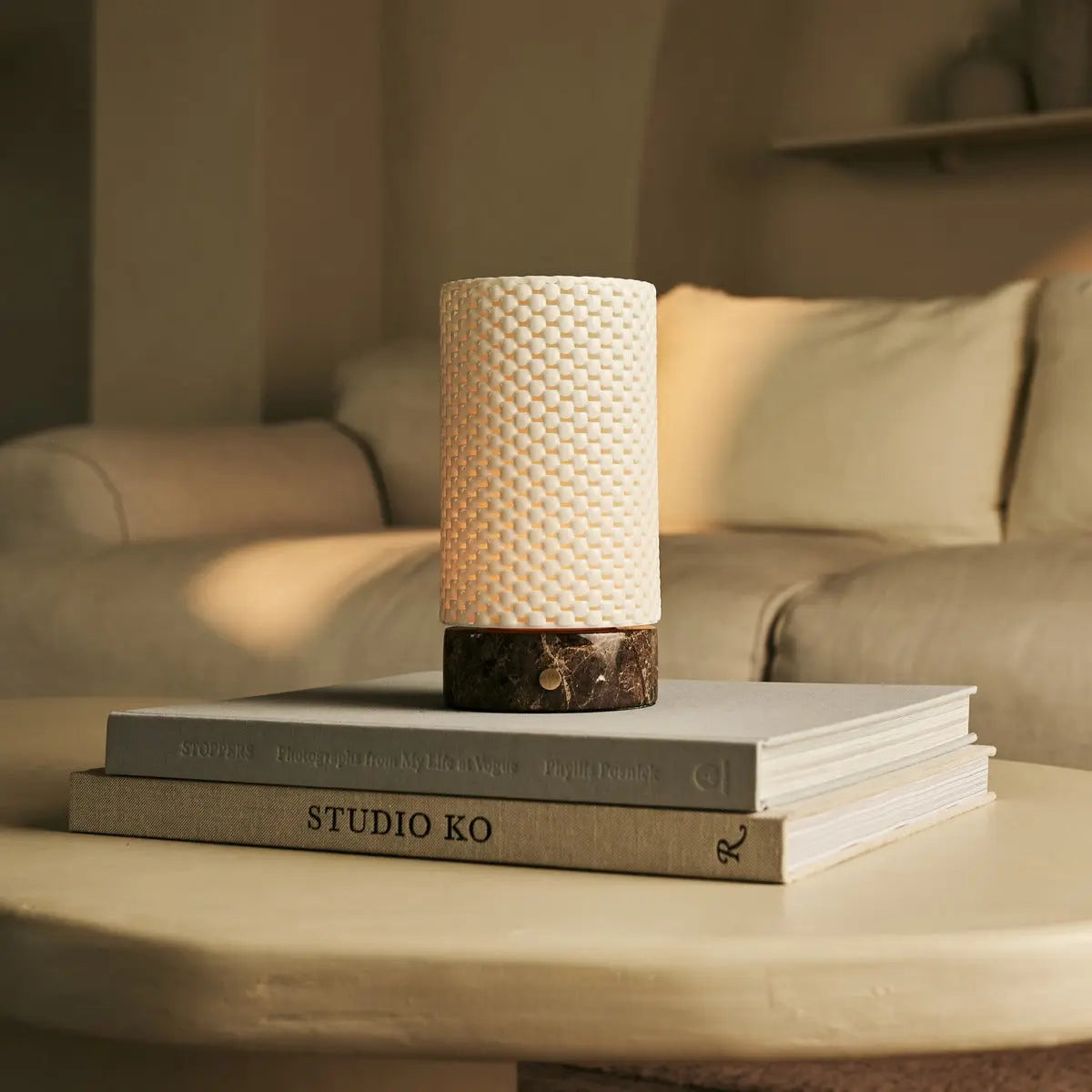Luna Marble Rechargeable Table Lamp in 3D-Printed Porcelain – Cordless, Dimmable & Up to 100 Hours of Light