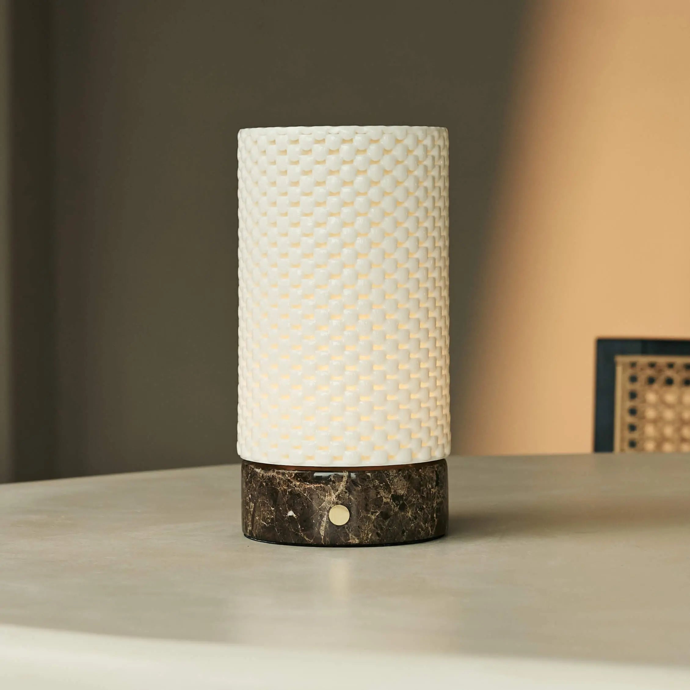 Luna Marble Rechargeable Table Lamp in 3D-Printed Porcelain – Cordless, Dimmable & Up to 100 Hours of Light
