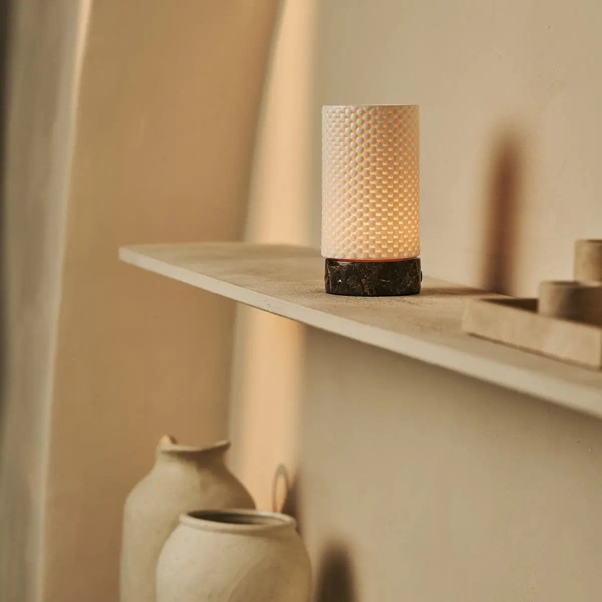 Luna Marble Rechargeable Table Lamp in 3D-Printed Porcelain – Cordless, Dimmable & Up to 100 Hours of Light