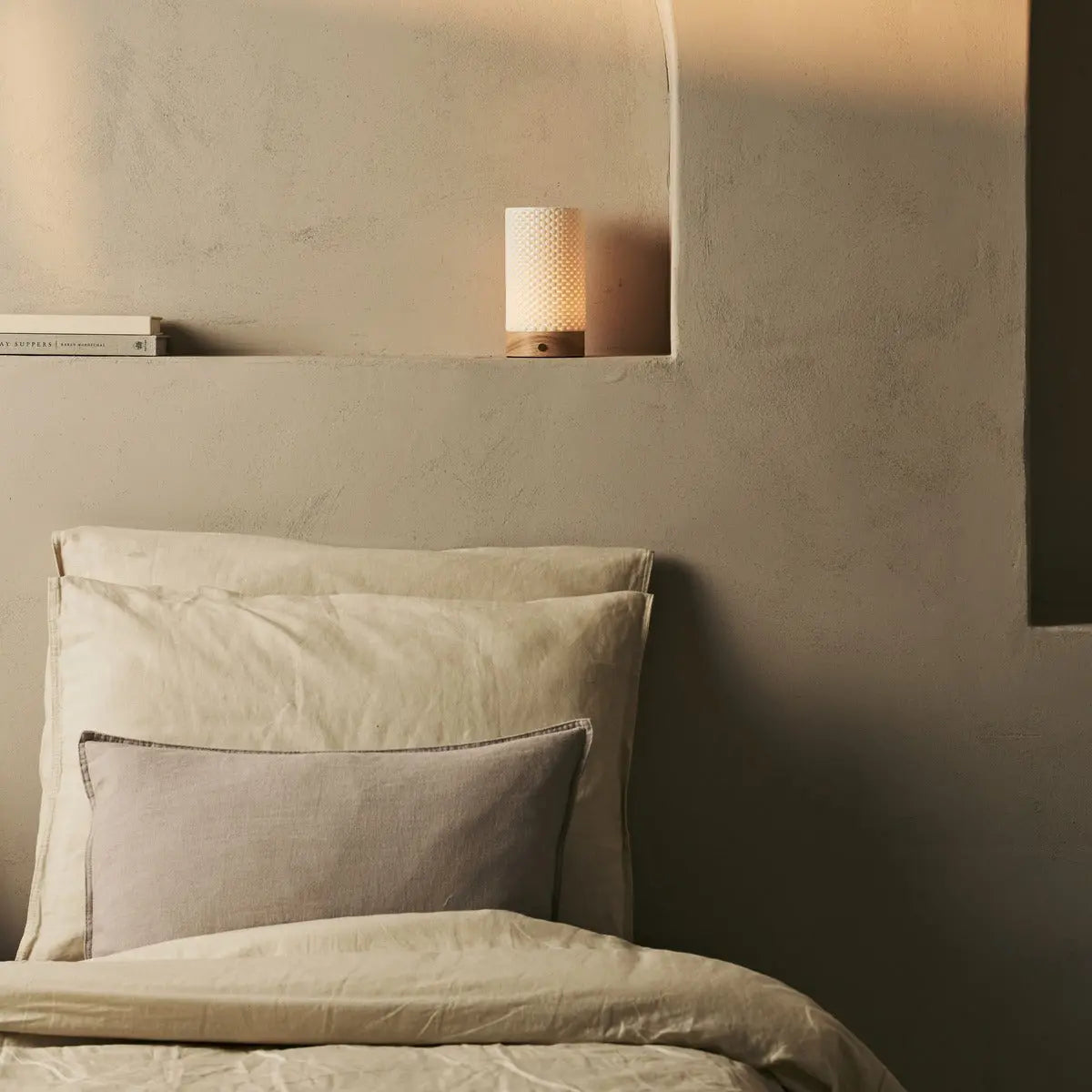Luna Light Brown Rechargeable Table Lamp in 3D-Printed Porcelain – Cordless, Dimmable & Up to 100 Hours of Light