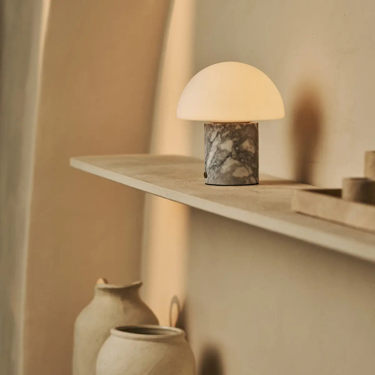 Maris White / Bianco Statuarietto – Classic Marble Rechargeable Table Lamp with 3 Light Colors & Dimming Function