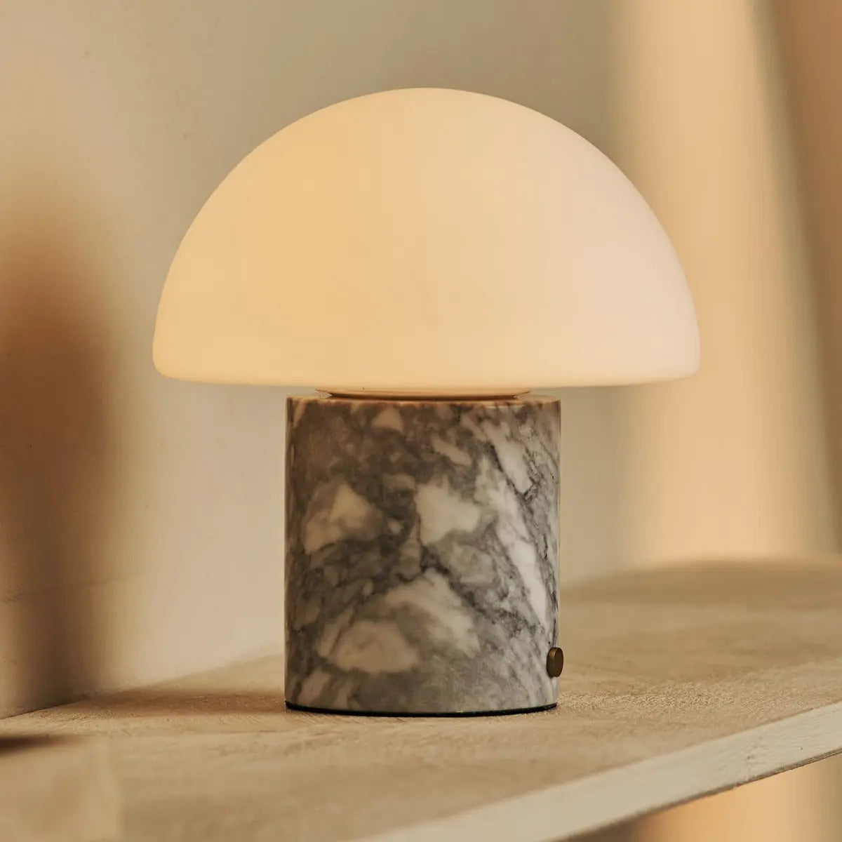Maris White / Bianco Statuarietto – Classic Marble Rechargeable Table Lamp with 3 Light Colors & Dimming Function