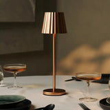 Combi Set Professional – 8 x Maya Copper Rechargeable Table Lamps & 1 x Central Station Wireless Charging Station with Qi-Technology – Perfect for Restaurants, Hospitality & Hotels Tavellio