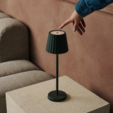 Maya Olive Green Ribbed Table Lamp Made of Iron – Dimmable Lamp & 3 Light Modes, Rechargeable via Wireless Charging Station Tavellio