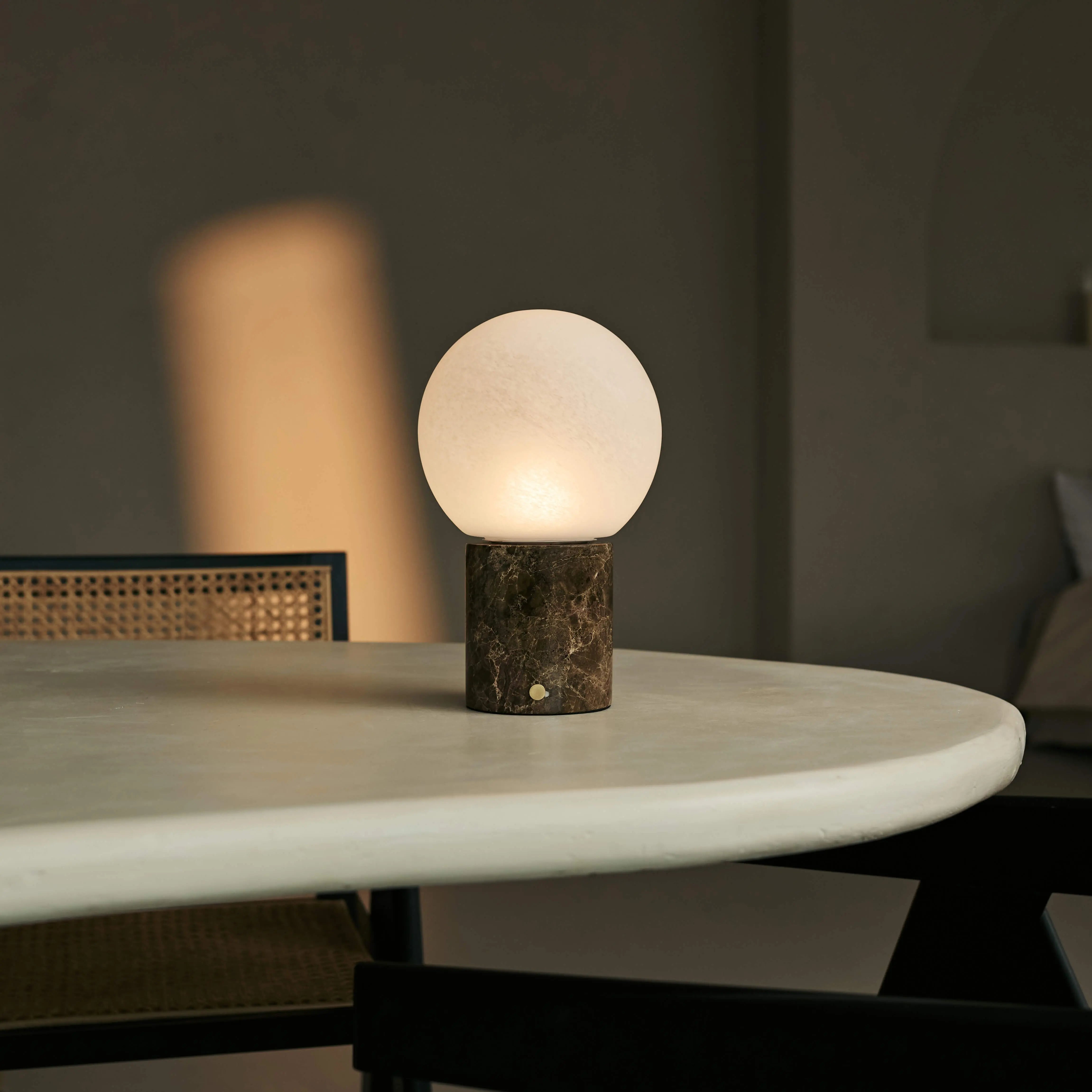 Metsu Brown / Emeperador Dark – Classic Marble Rechargeable Table Lamp with 3 Light Colors & Dimming Function