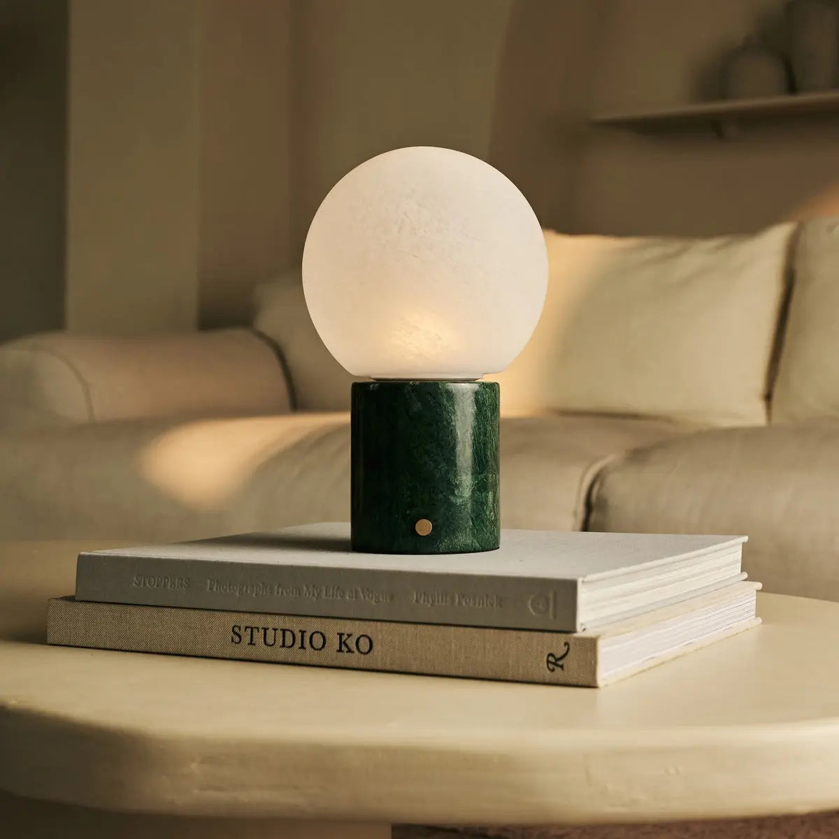 Metsu Green / Verde Alpi – Classic Marble Rechargeable Table Lamp with 3 Light Colors & Dimming Function