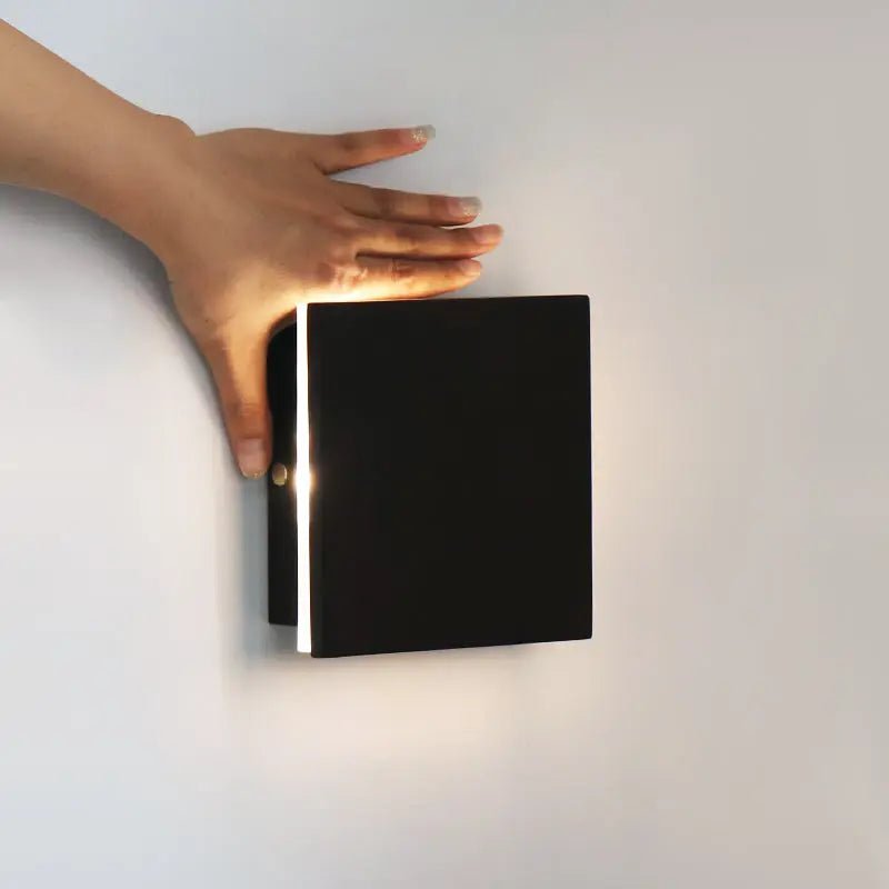Lane Black Cordless Wall Light – Rechargeable & Dimmable Natural Wood Lamp Tavellio