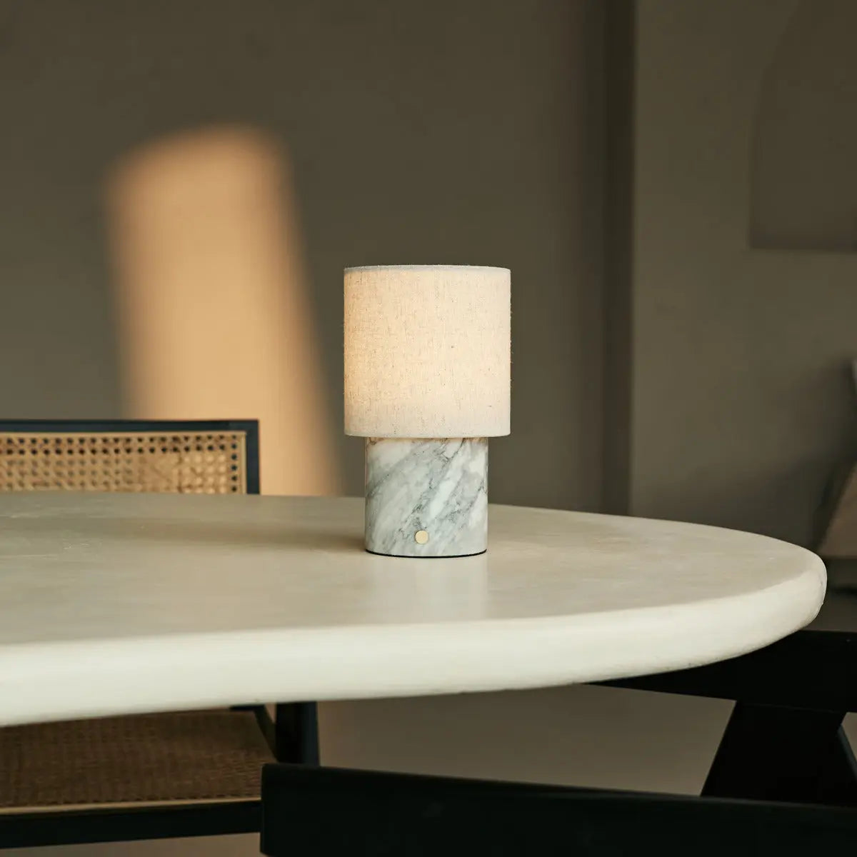 Onoda White / Bianco Statuarietto – Marble Rechargeable Table Lamp – With Linen Interchangeable Lampshade & Rechargeable Design