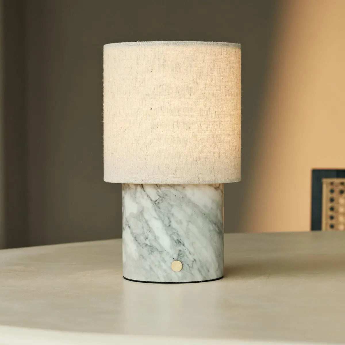 Onoda White / Bianco Statuarietto – Marble Rechargeable Table Lamp – With Linen Interchangeable Lampshade & Rechargeable Design