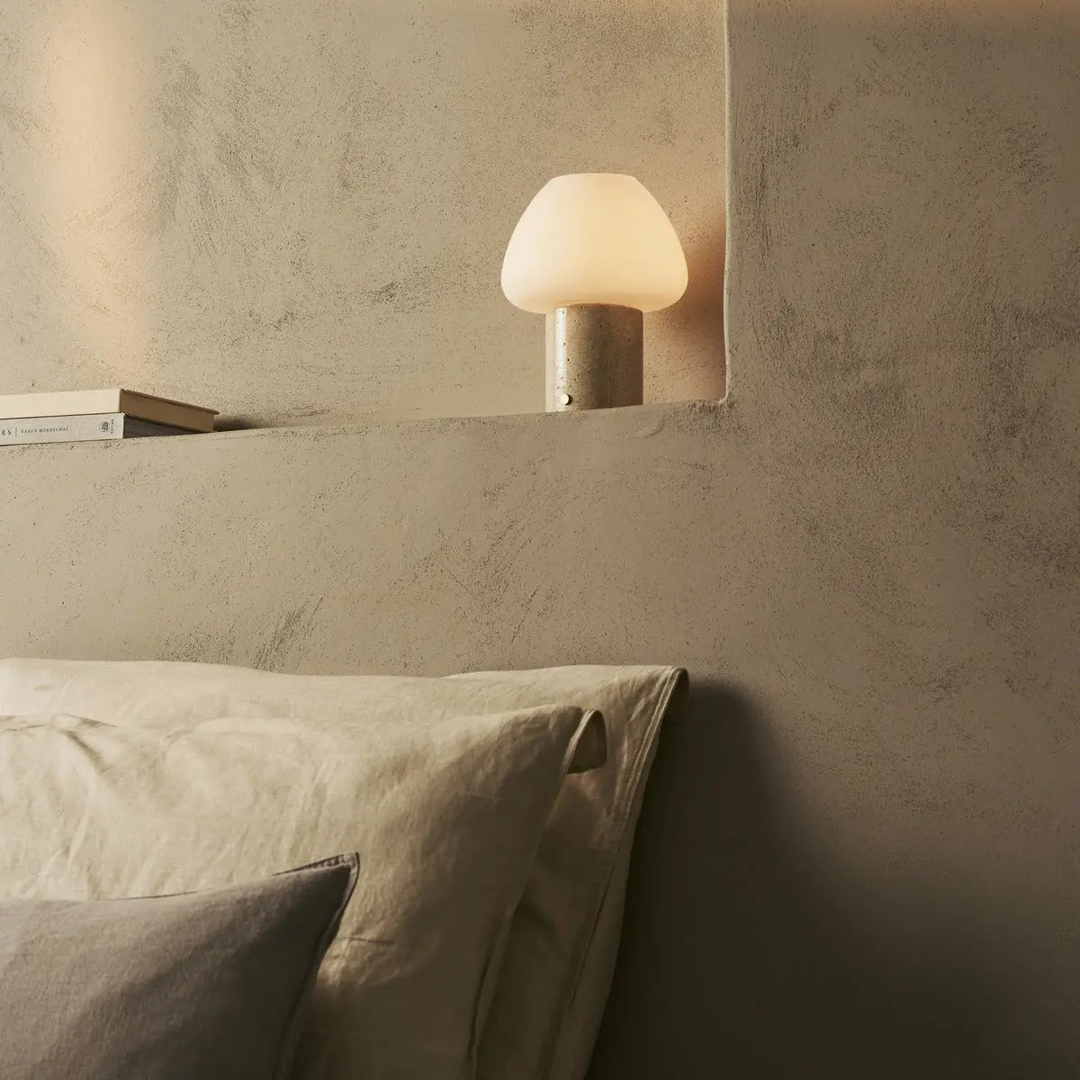 Ostade Beige / Travertino Classico – Unique Travertine Rechargeable Table Lamp with 3 Light Colors & Dimming Function