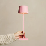 Combi Set Professional – 8 x Wouter Flamingo Pink Rechargeable Table Lamps & 1 x Central Station Wireless Charging Station with Qi-Technology – Perfect for Restaurants, Hospitality & Hotels Tavellio