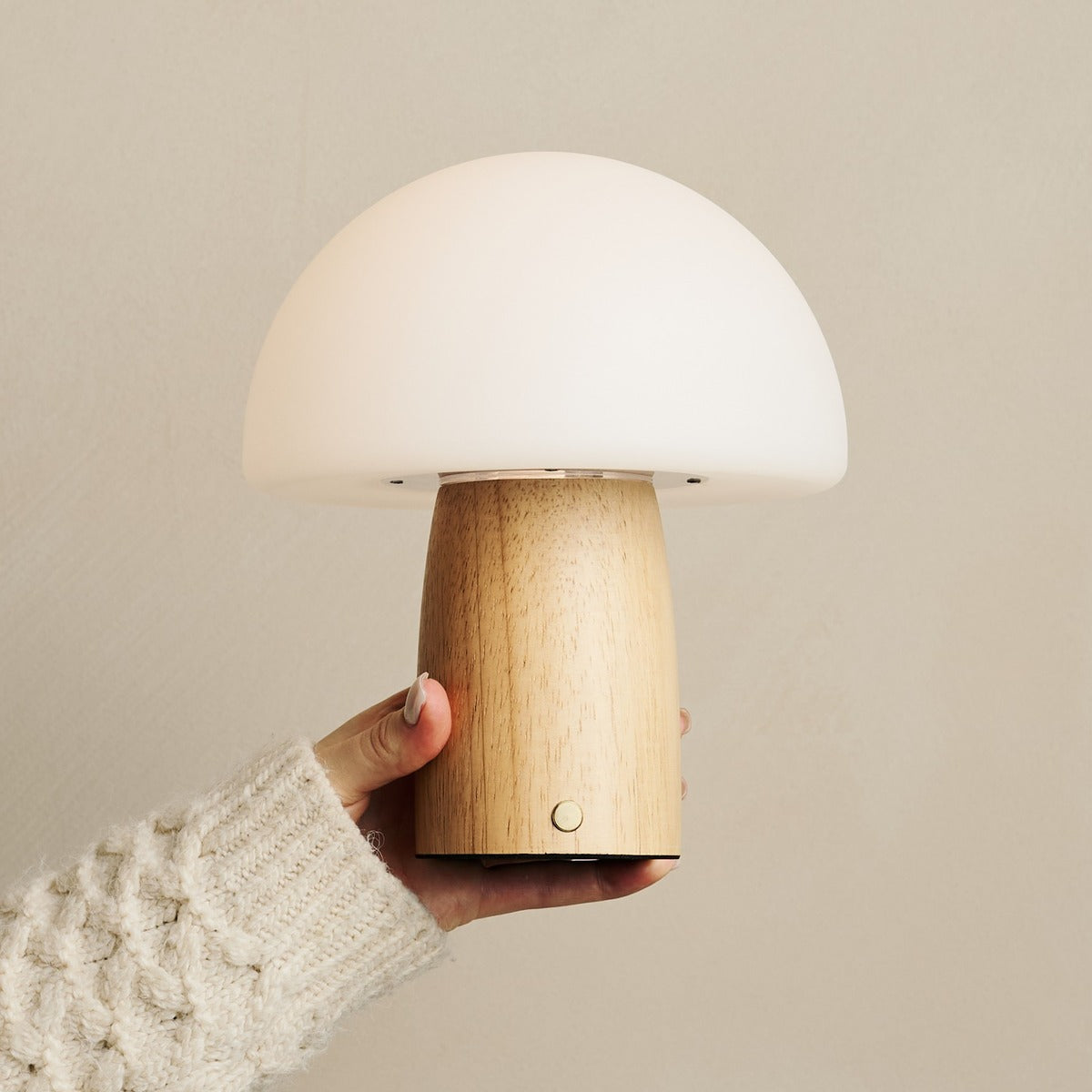 Mia Hellbraun stilvolle Holztischlampe mit Dimmer – Holz, funktional und dezent