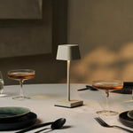 Combi Set Professional – 8 x Sarphati Mini Shadow Grey Rechargeable Table Lamps & 1 x Central Station Wireless Charging Station with Qi-Technology – Perfect for Restaurants, Hospitality & Hotels Tavellio