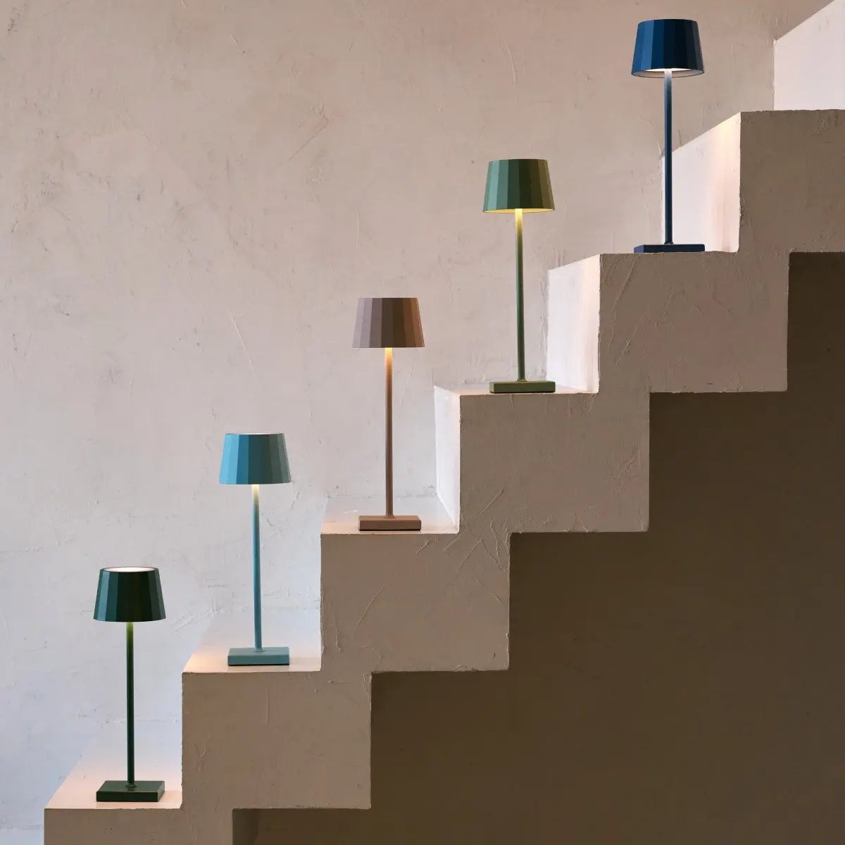 Jasper Bronze - Wireless Lamp with Battery l Metal, Dimmable & 3 Light Stages Tavellio