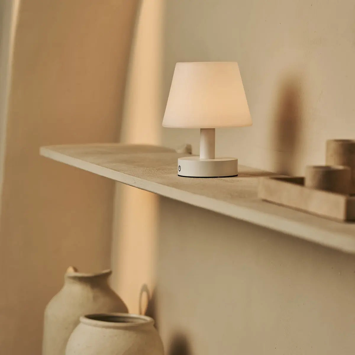 Teddy White Wooden Rechargeable Table Lamp – Dimmable, USB-C, 100-Hour Battery Tavellio