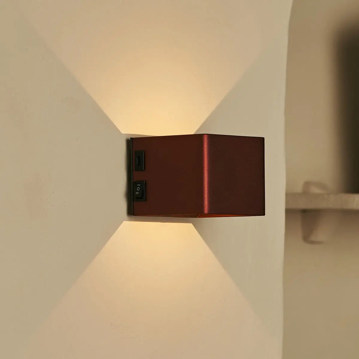 Tess Bronze Rechargeable Wall Lamp – Motion sensor, 20 Different Light Modes, Dimmable, Magnetic Suspension System Lamp & Including Remote Control