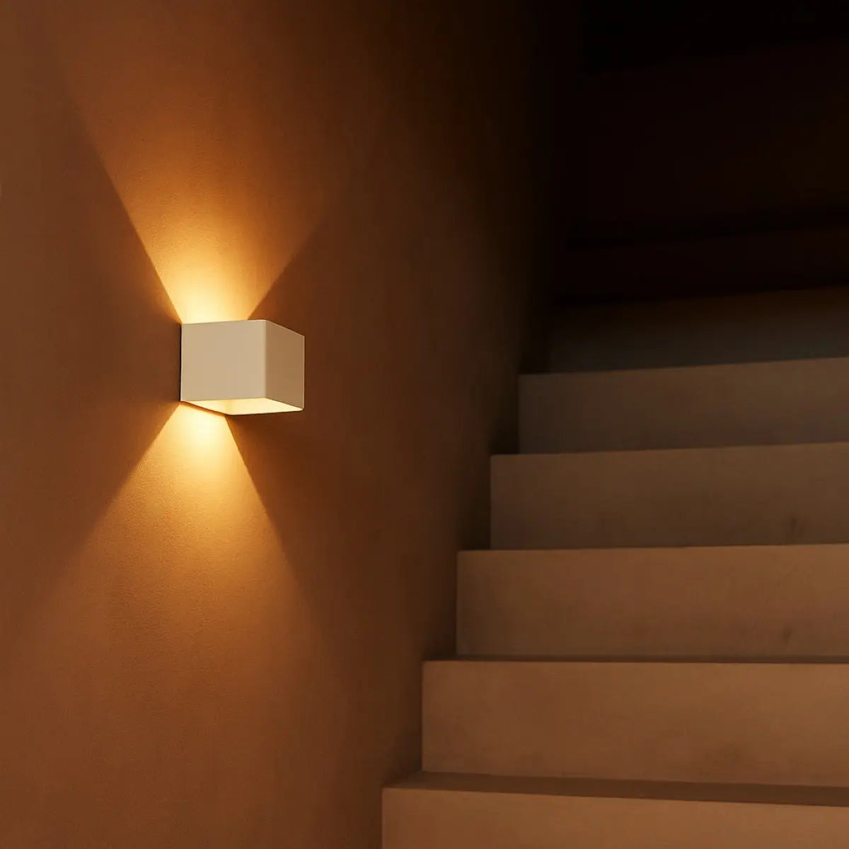 Tess Vanilla Rechargeable Wall Lamp – Motion sensor, 20 Different Light Modes, Dimmable, Magnetic Suspension System Lamp & Including Remote Control