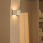 Tess Vanilla Rechargeable Wall Lamp – Motion sensor, 20 Different Light Modes, Dimmable, Magnetic Suspension System Lamp & Including Remote Control
