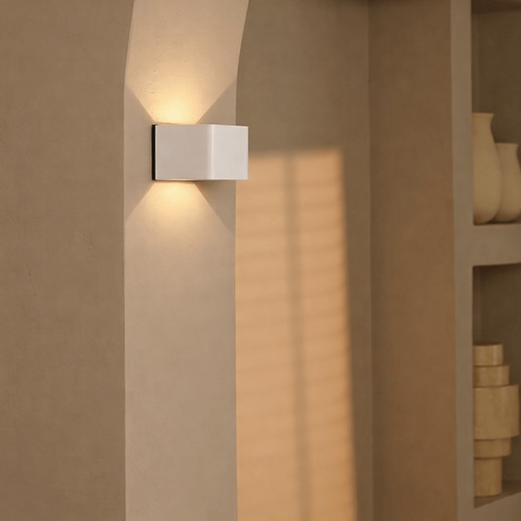 Tess Wit Draadloze Wandlamp | Bewegingssensor, 20 Lichtkeuren & Afstandsbediening