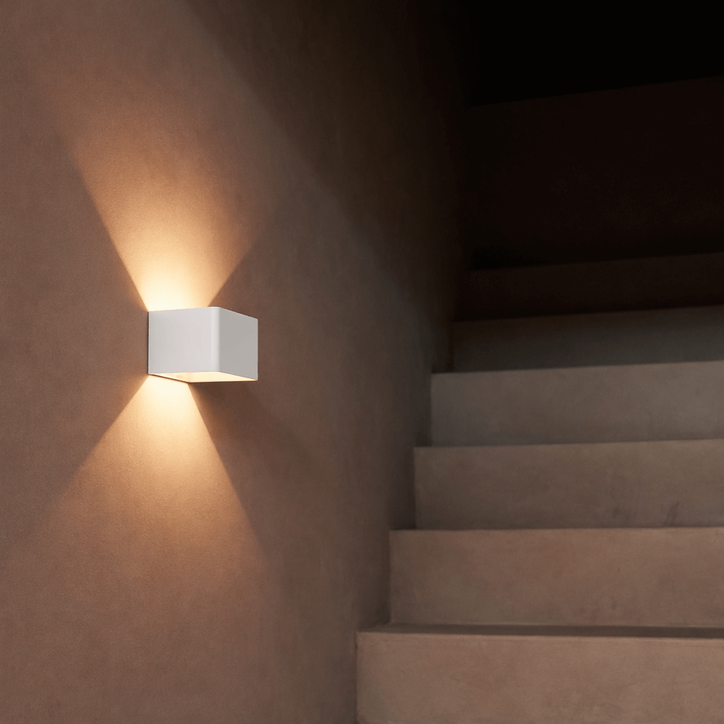 Tess Wit Draadloze Wandlamp | Bewegingssensor, 20 Lichtkeuren & Afstandsbediening