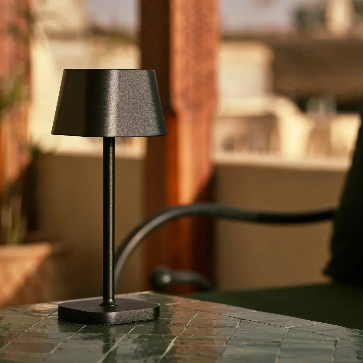 Ava Black Rechargeable Table Lamp | Sleek Cordless Lighting Solution - Tavellio