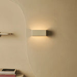 Tessa Vanilla Cordless Wall Lamp including Remote Control, 20 Light Modes, Dimmable, Magnetic Suspension System & with Motion Sensor
