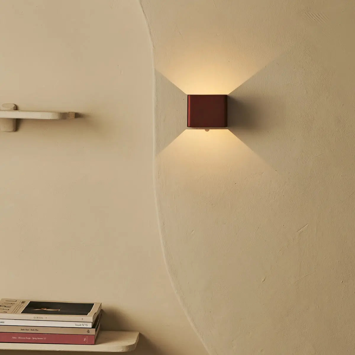 Tess Bronze Rechargeable Wall Lamp – Motion sensor, 20 Different Light Modes, Dimmable, Magnetic Suspension System Lamp & Including Remote Control
