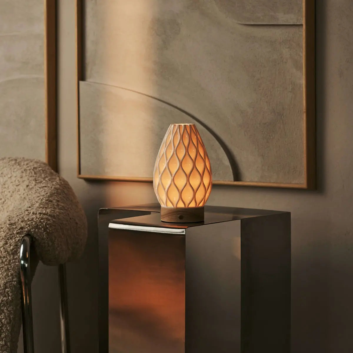 Vela Light Brown Cordless Table Lamp in 3D-Printed Porcelain – Rechargeable, Dimmable & Up to 100 Hours of Light