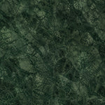 Detailfoto van Verde Alpi marmer met donkergroene aders, gebruikt voor de tafellampvoet van Dou Small