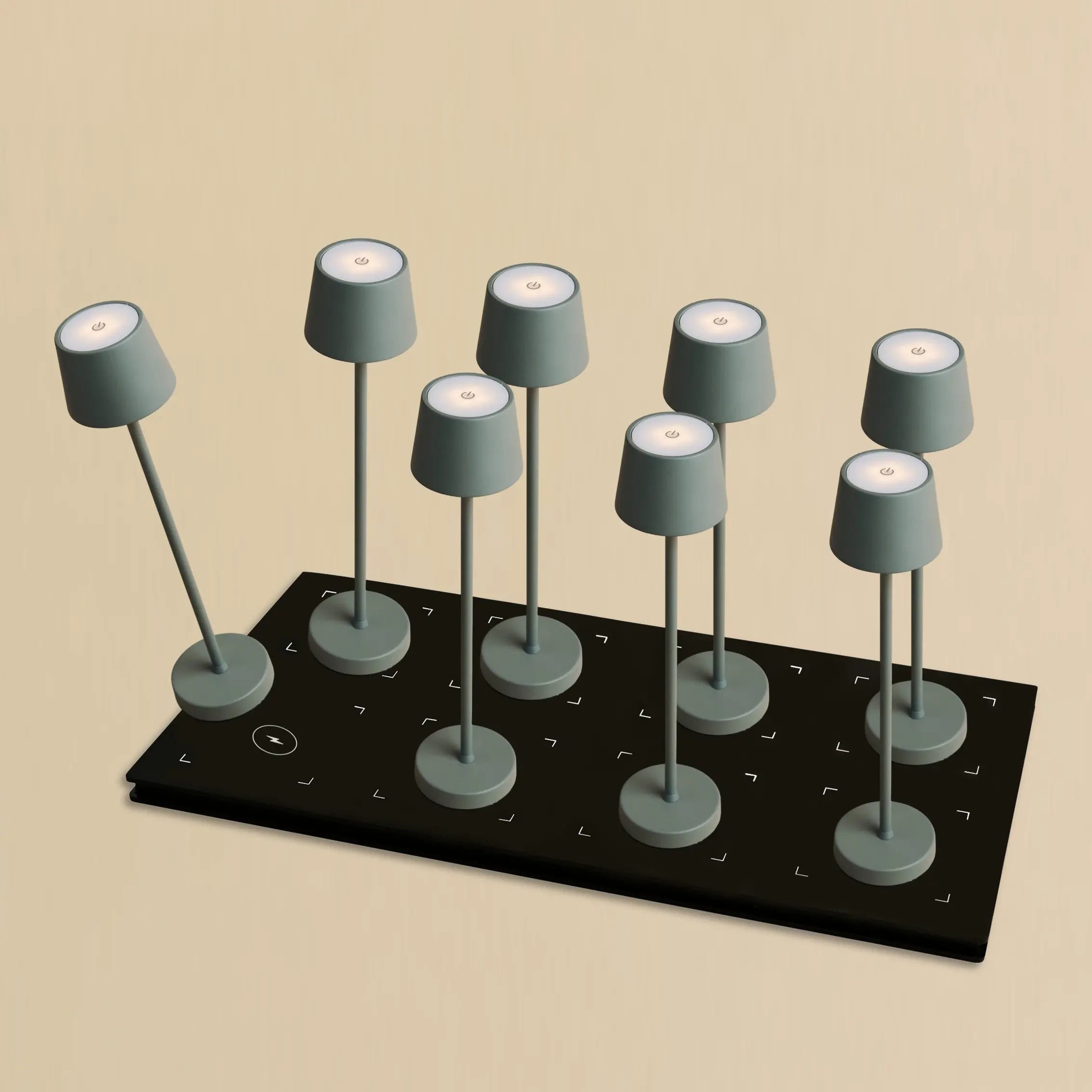 Combi Set Professional – 8 x Vondel Mini Mouse Grey Rechargeable Table Lamps & 1 x Central Station Wireless Charging Station with Q1-Technology – Perfect for Restaurants, Hospitality & Hotels Tavellio