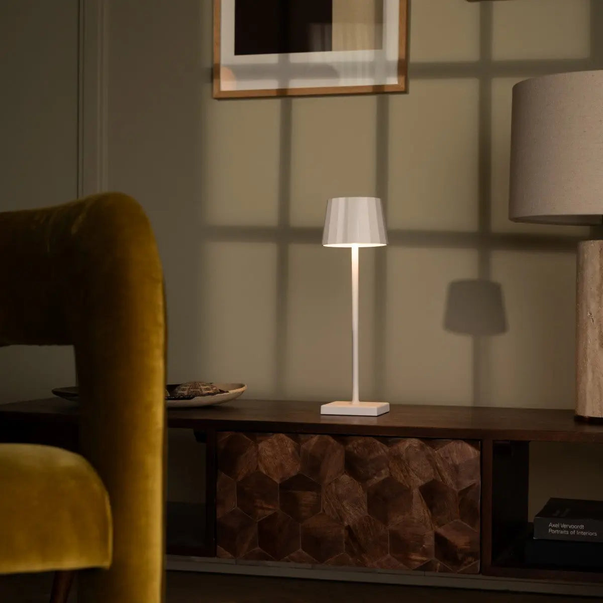 William White Rechargeable Table Lamp – Cordless, Dimmable, 120-Hour Battery Life Tavellio