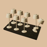 Professional Kombi-Set | 8 x Anton Vanille Tischlampen & Magnetisch Ladestation