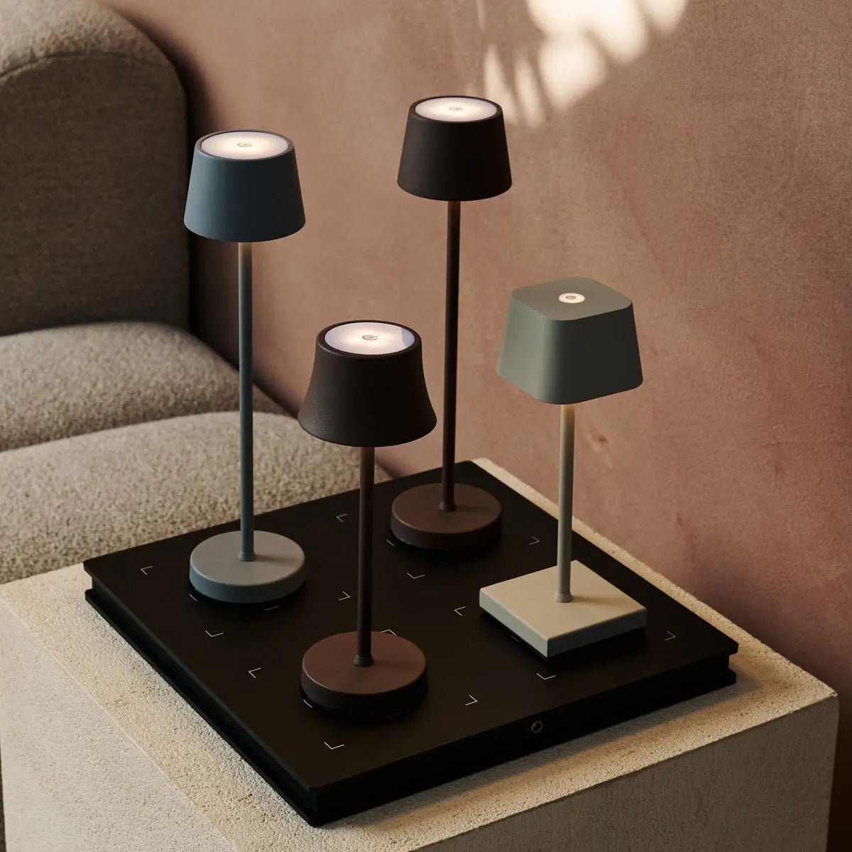 Wireless Charging Station with Qi-Technology