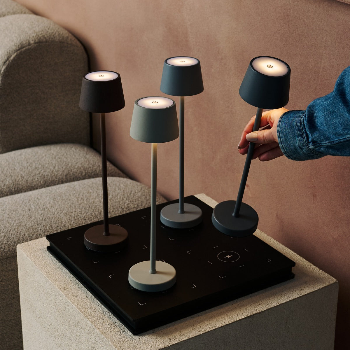 Vondel Mini Stone Grey Rechargeable and Cordless Lamp Perfect for Hospitality Industry – Wirelessly Rechargeable via Charging Station Tavellio