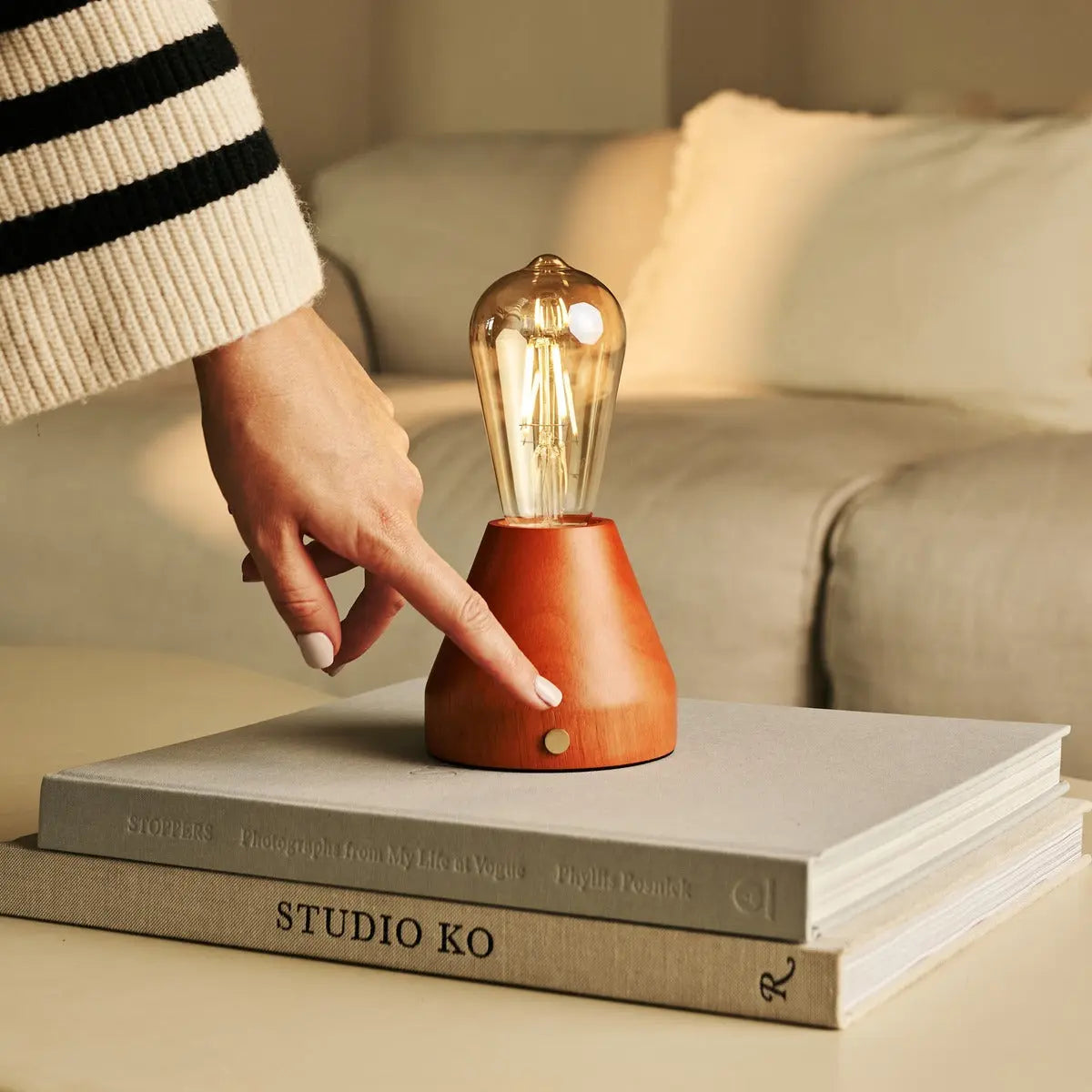 Zavi Chestnut Brown Rechargeable LED Table Lamp – Cordless, Dimmable, 100-Hour Battery