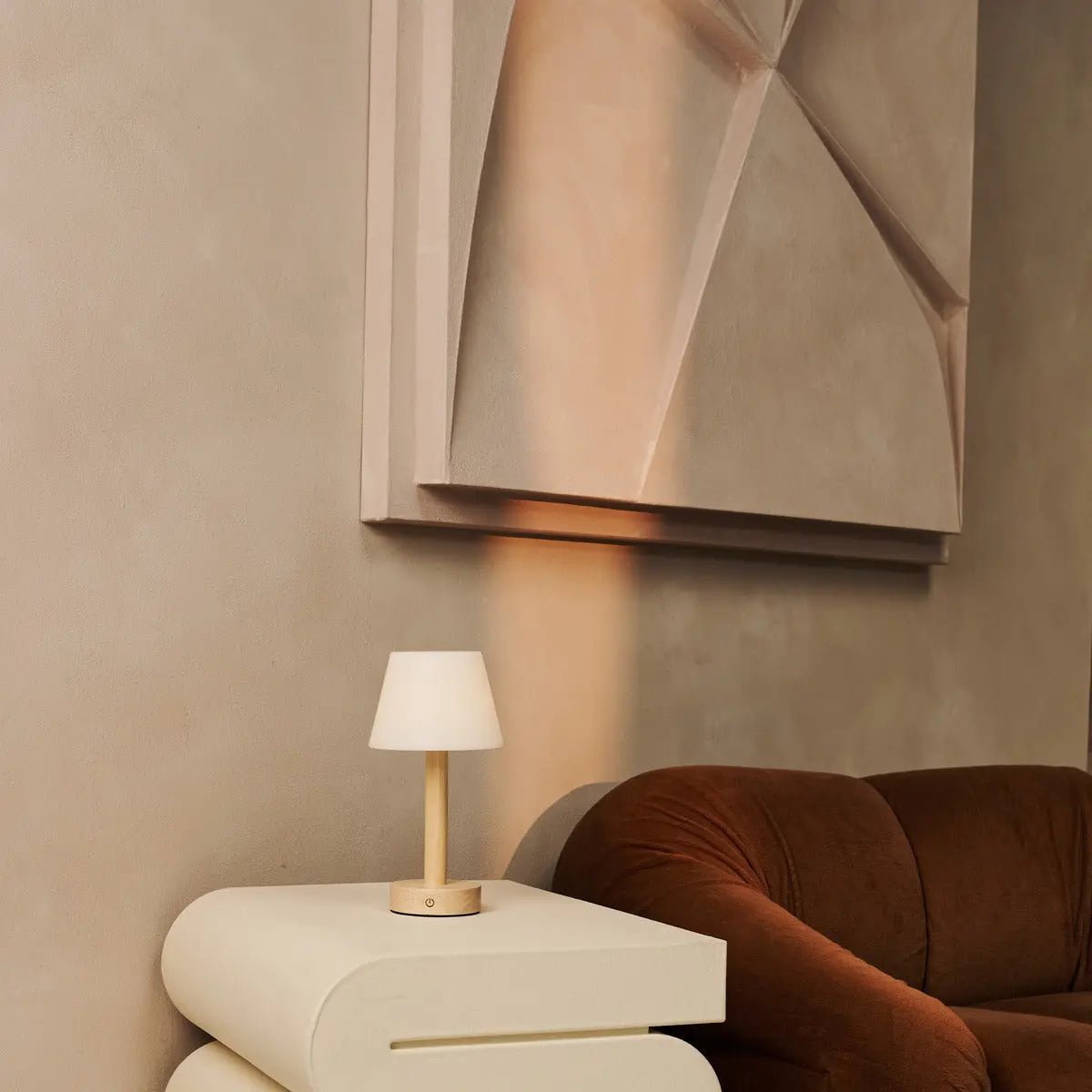 Zoë Light Brown Wooden Rechargeable Table Lamp | Dimmable, USB-C, 80-Hour Battery - Tavellio