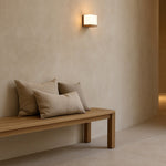 Oplaadbare wandlamp gemaakt van hout en glas. Geen stroom nodig!