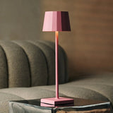Combi Set Professional – 8 x Wouter Flamingo Pink Rechargeable Table Lamps & 1 x Central Station Wireless Charging Station with Qi-Technology – Perfect for Restaurants, Hospitality & Hotels Tavellio