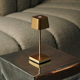 Combi Set Professional – 8 x Sarphati Mini Gold Rechargeable Table Lamps &  1 x Central Station Wireless Charging Station with Qi-Technology – Perfect for Restaurants, Hospitality & Hotels Tavellio