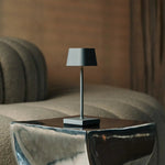 Combi Set Professional – 8 x Sarphati Mini Mouse Grey Rechargeable Table Lamps & 1 x Central Station Wireless Charging Station with Qi-Technology – Perfect for Restaurants, Hospitality & Hotels Tavellio
