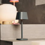 Combi Set Professional – 8 x Sarphati Mini Mouse Grey Rechargeable Table Lamps & 1 x Central Station Wireless Charging Station with Qi-Technology – Perfect for Restaurants, Hospitality & Hotels Tavellio