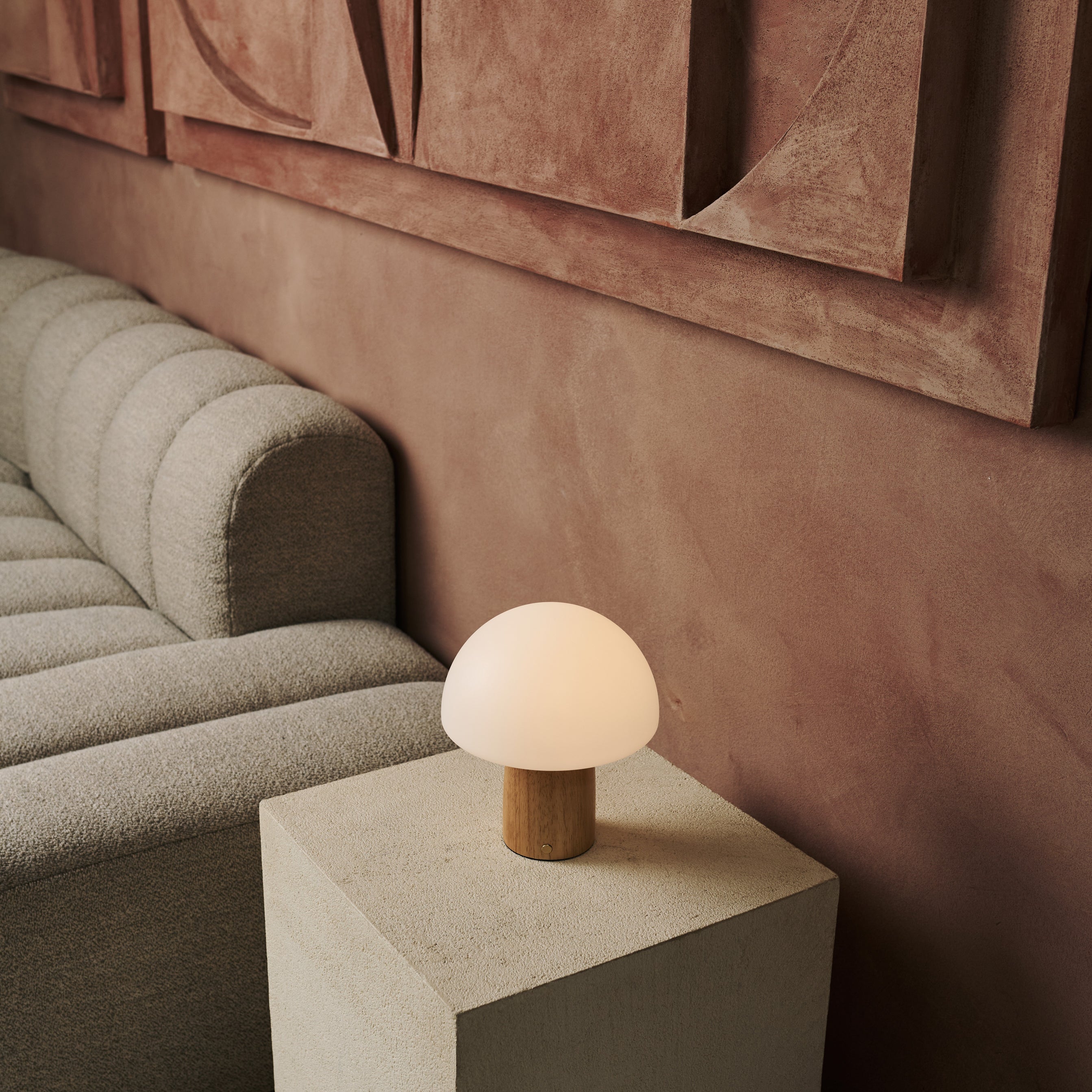 Mia Hellbraun stilvolle Holztischlampe mit Dimmer – Holz, funktional und dezent