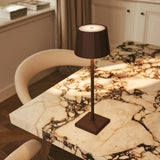 Lampe de table rechargeable Wouter Marron Moka – Chargement sans fil, intensité variable, autonomie de 120 heures