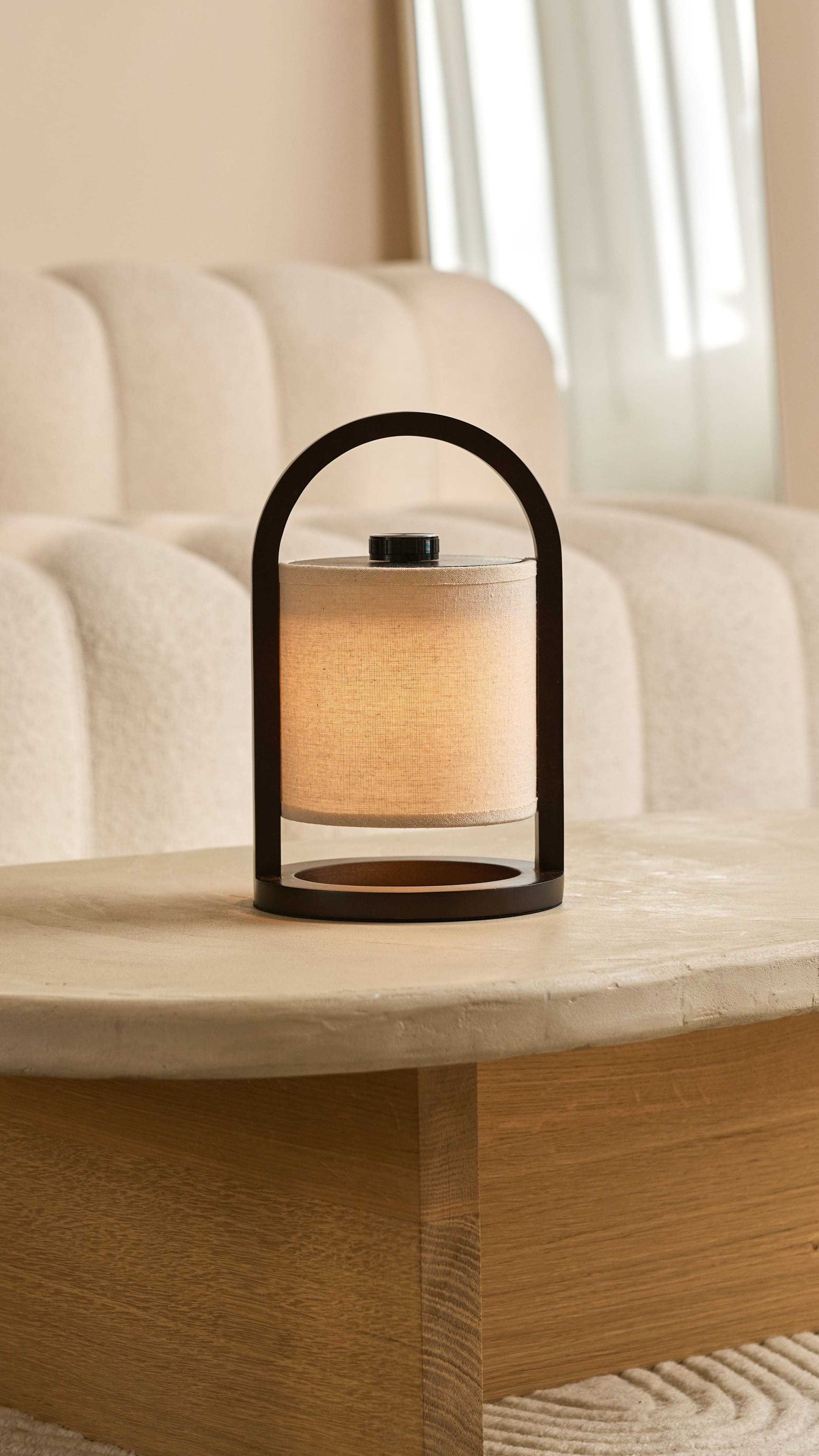 Tavellio_Banner_river-Black-Tablelamp